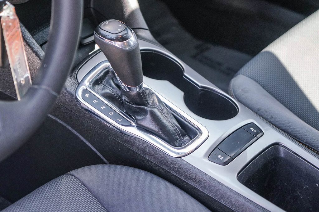 Thumbnail: 2019 Chevrolet Cruze - 13