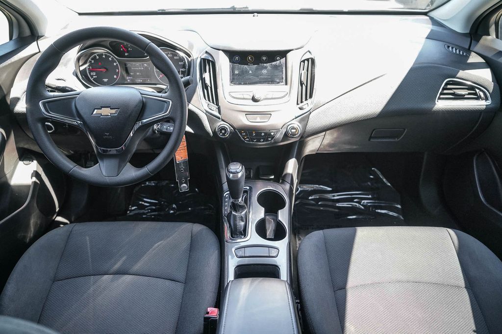 Thumbnail: 2019 Chevrolet Cruze - 2