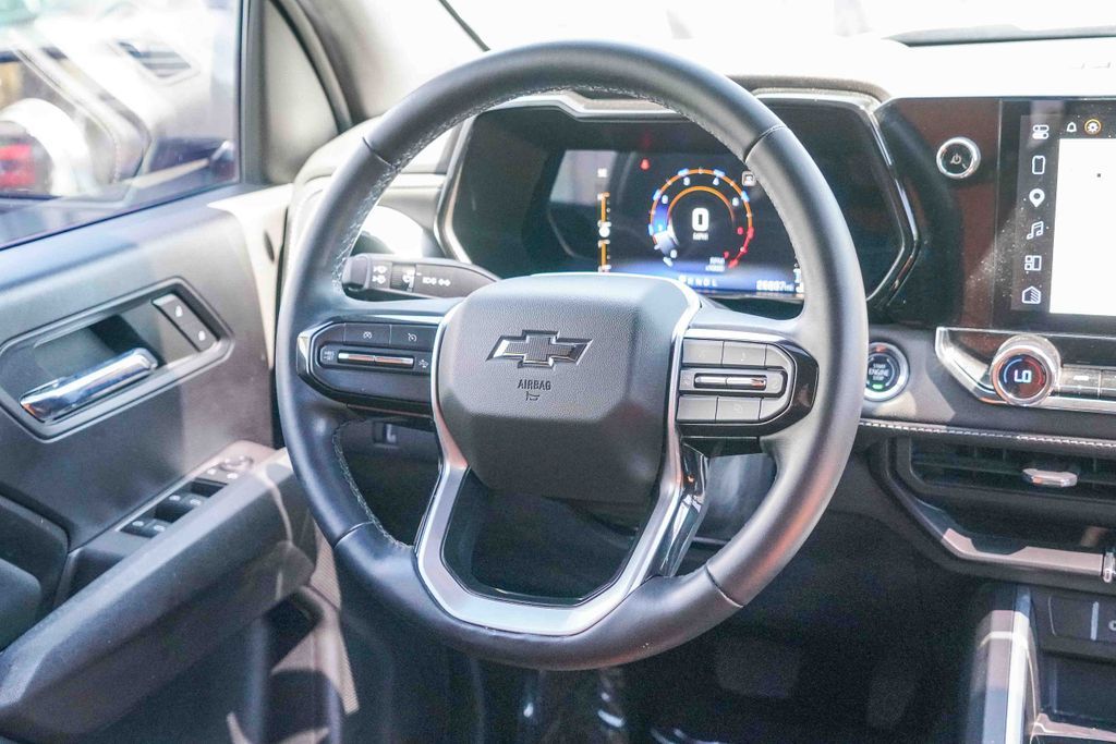 Thumbnail: 2023 Chevrolet Colorado - 7
