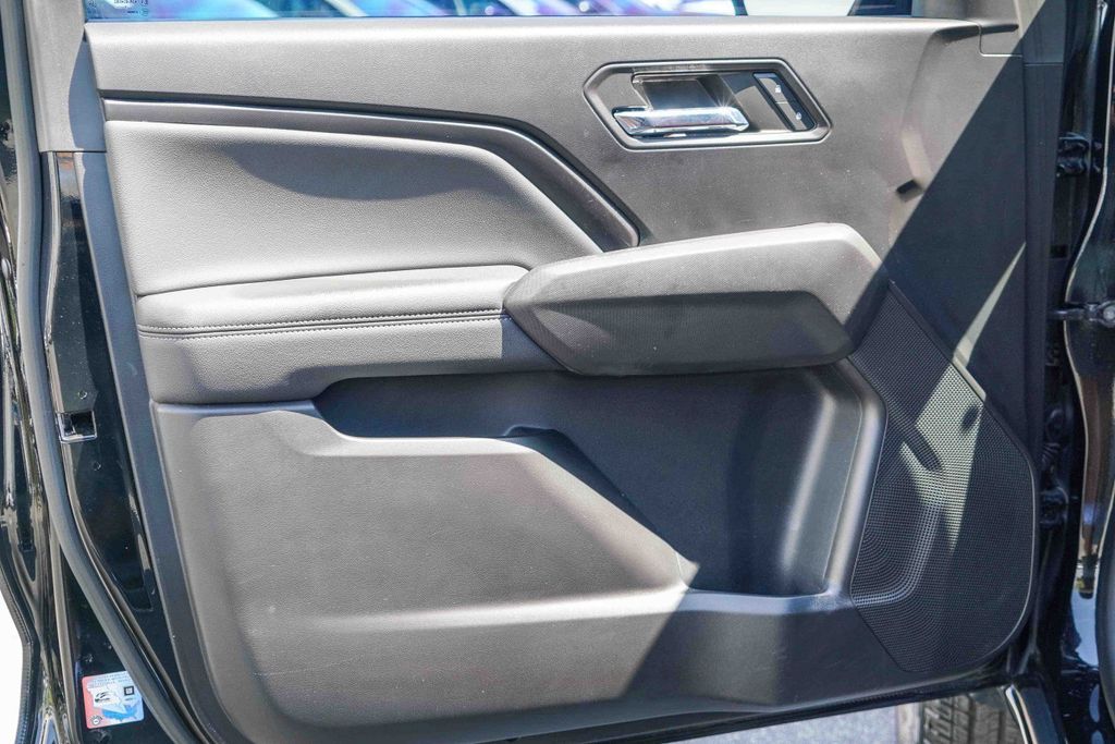 Thumbnail: 2023 Chevrolet Colorado - 22