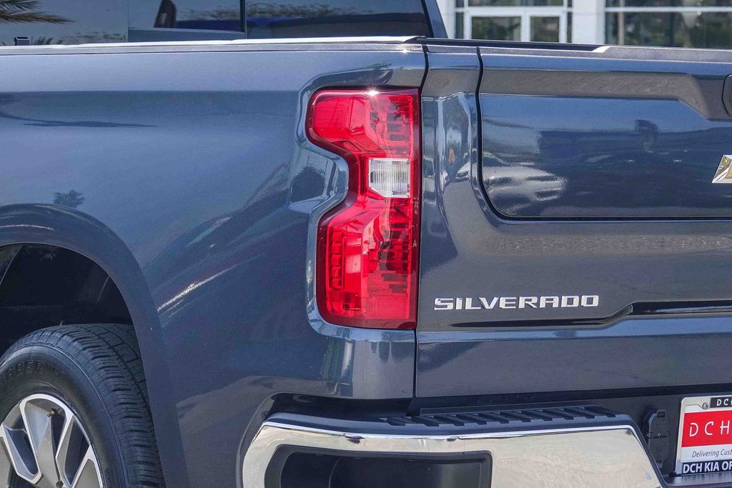 Thumbnail: 2021 Chevrolet Silverado 1500 - 19