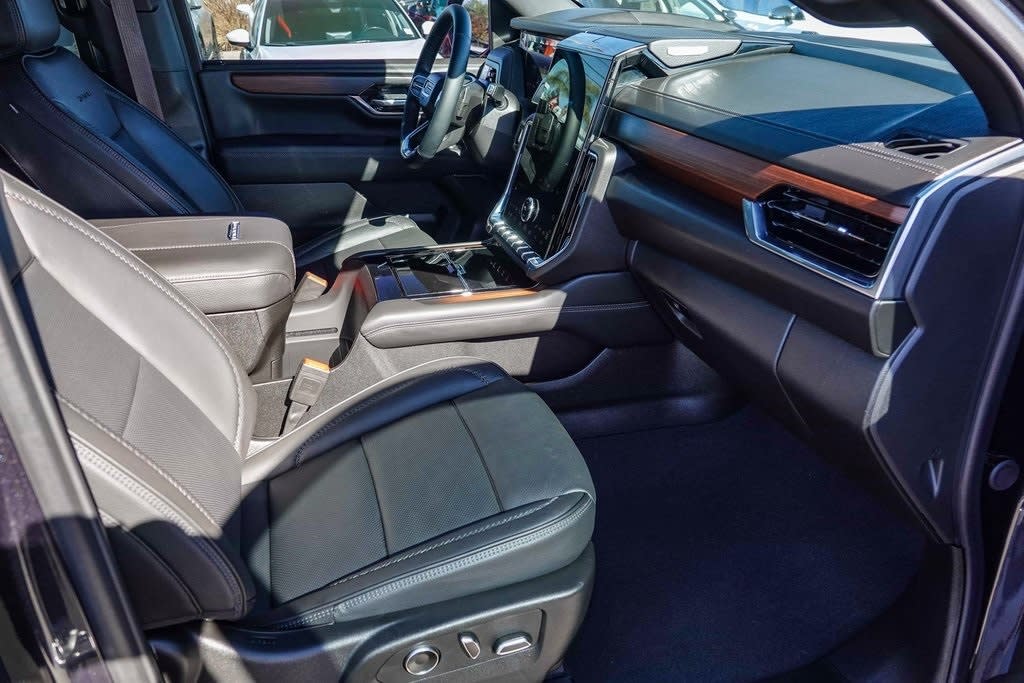 Thumbnail: 2025 GMC Yukon - 11