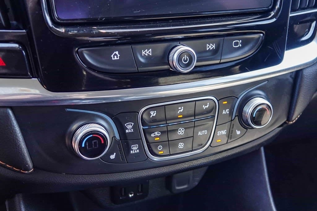 2020 Chevrolet Traverse LT 28