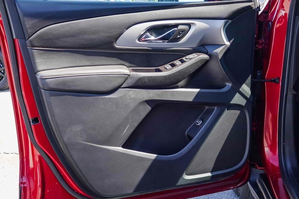 2020 Chevrolet Traverse LT 25