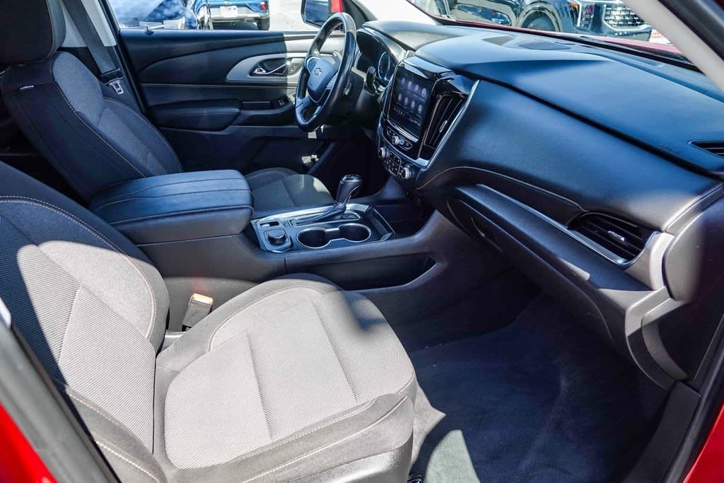 2020 Chevrolet Traverse LT 8