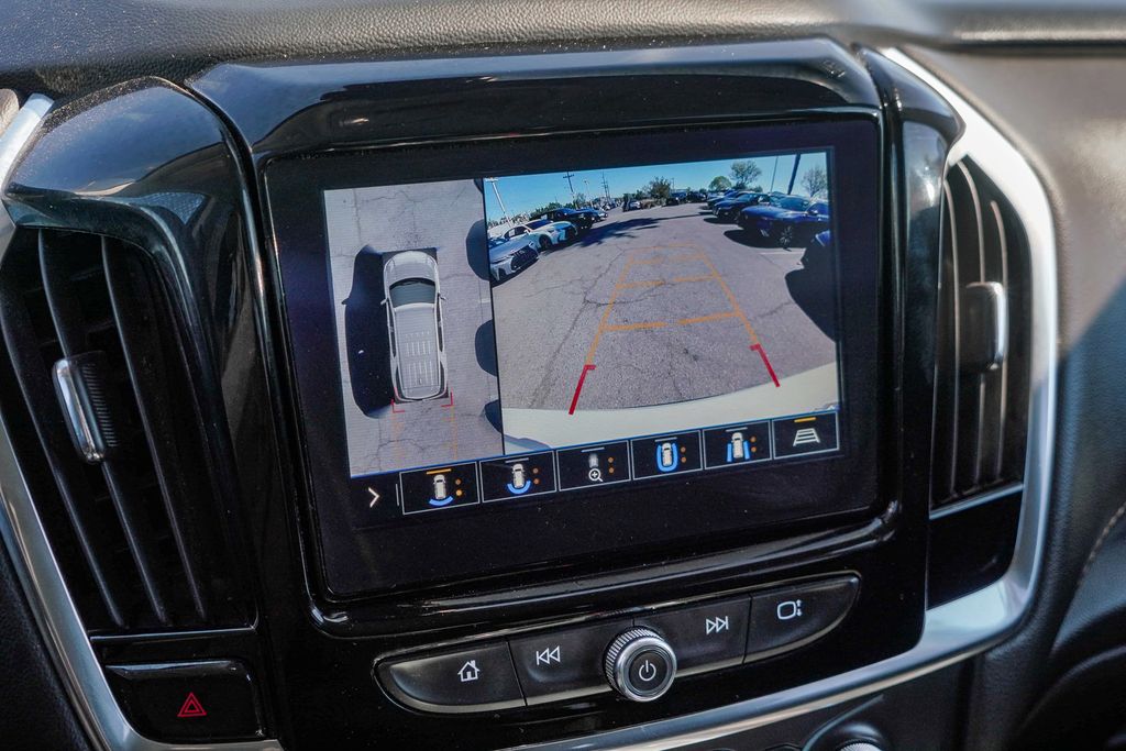 Thumbnail: 2020 Chevrolet Traverse - 25