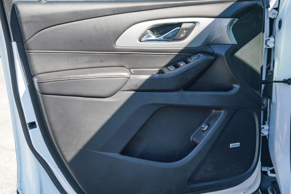 Thumbnail: 2020 Chevrolet Traverse - 22