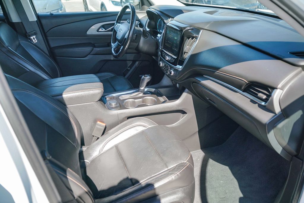 Thumbnail: 2020 Chevrolet Traverse - 9