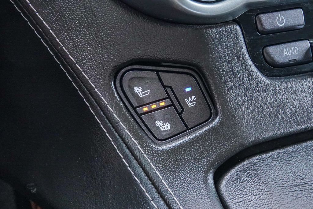 Thumbnail: 2015 Chevrolet Tahoe - 27