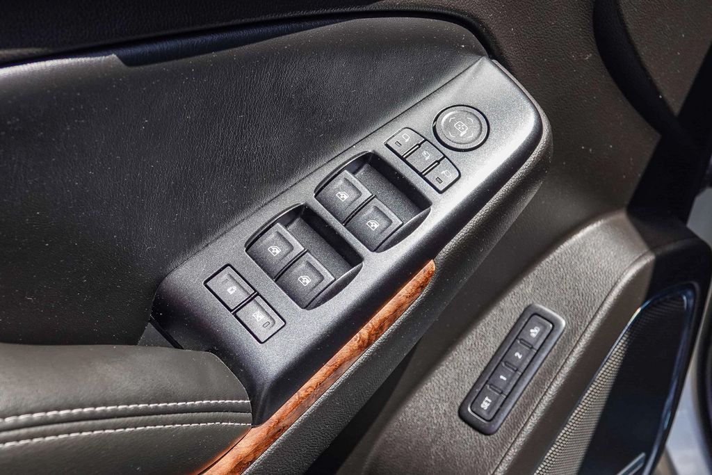 Thumbnail: 2015 Chevrolet Tahoe - 24