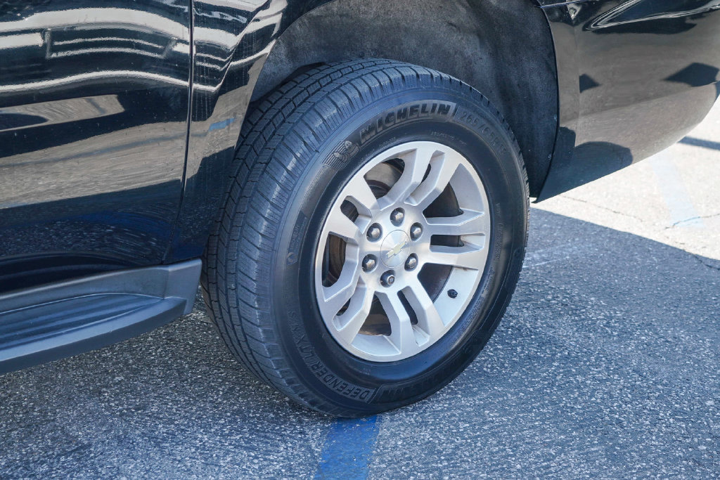 Thumbnail: 2015 Chevrolet Suburban - 21