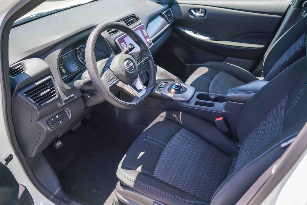 Thumbnail: 2023 Nissan Leaf - 10
