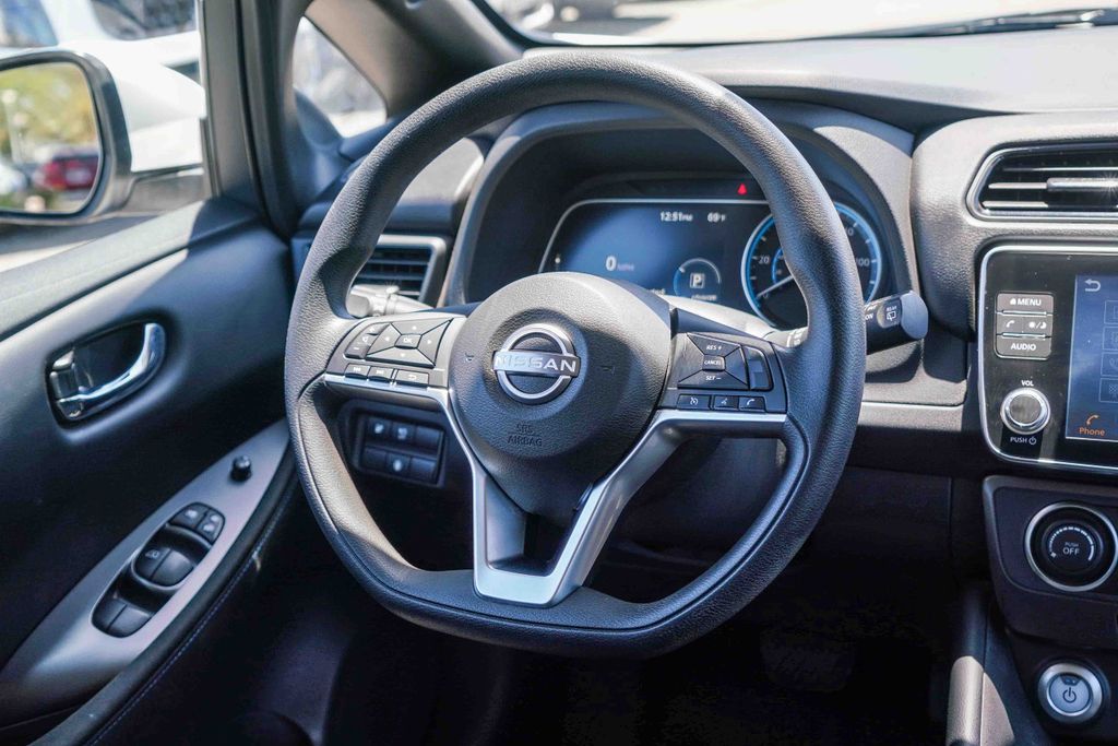 Thumbnail: 2023 Nissan Leaf - 8