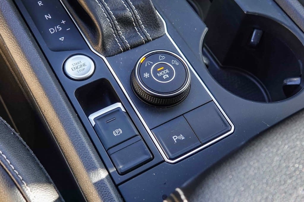 2021 Volkswagen Atlas SE 25