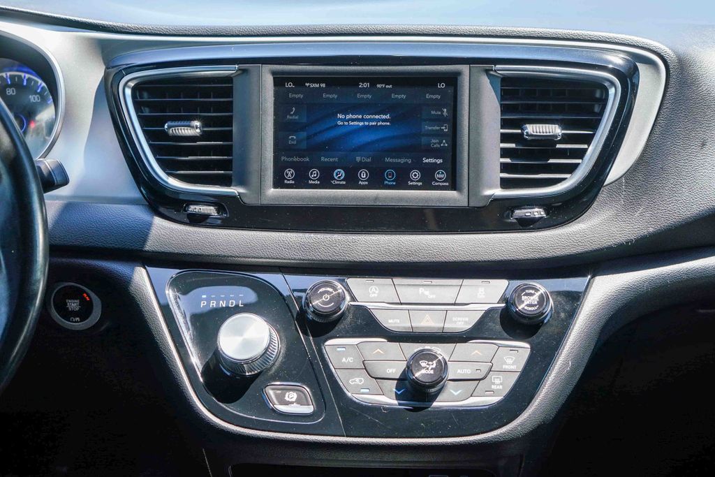 Thumbnail: 2019 Chrysler Pacifica - 12