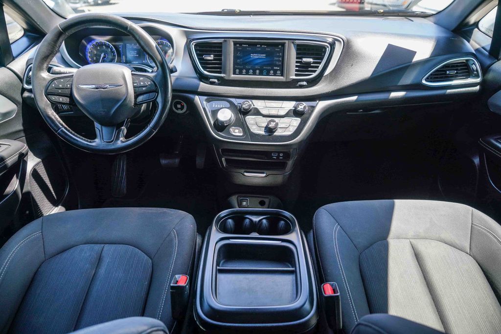 Thumbnail: 2019 Chrysler Pacifica - 2