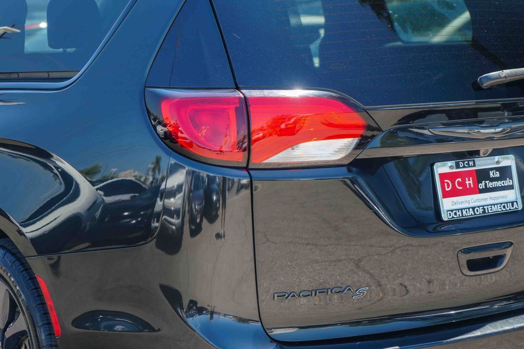 Thumbnail: 2019 Chrysler Pacifica - 18