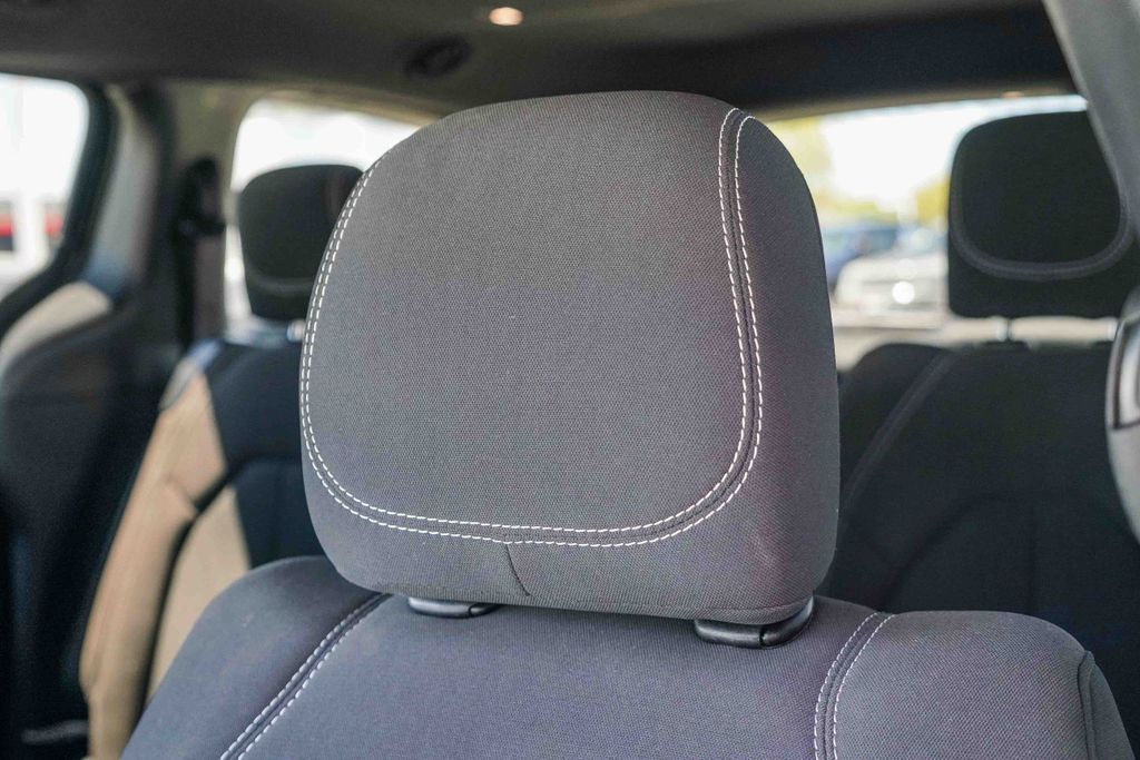 Thumbnail: 2019 Chrysler Pacifica - 27