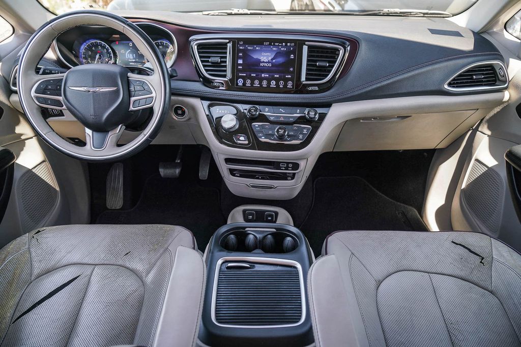 Thumbnail: 2017 Chrysler Pacifica - 2