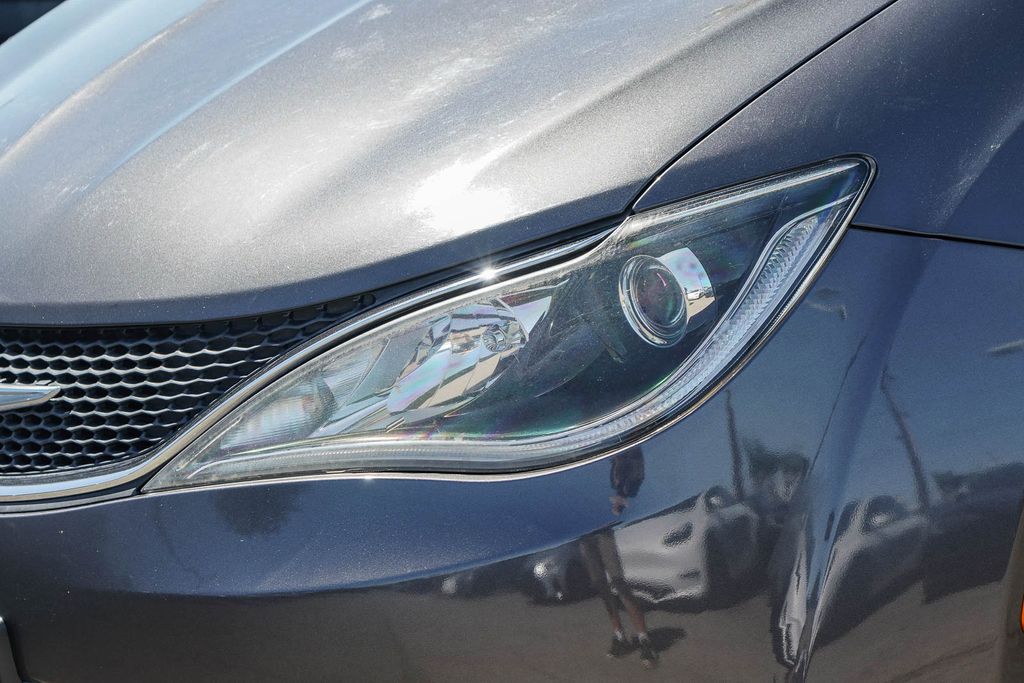 Thumbnail: 2017 Chrysler Pacifica - 20