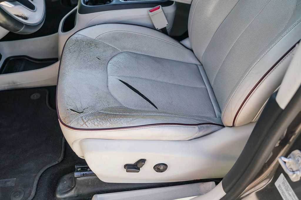 Thumbnail: 2017 Chrysler Pacifica - 25
