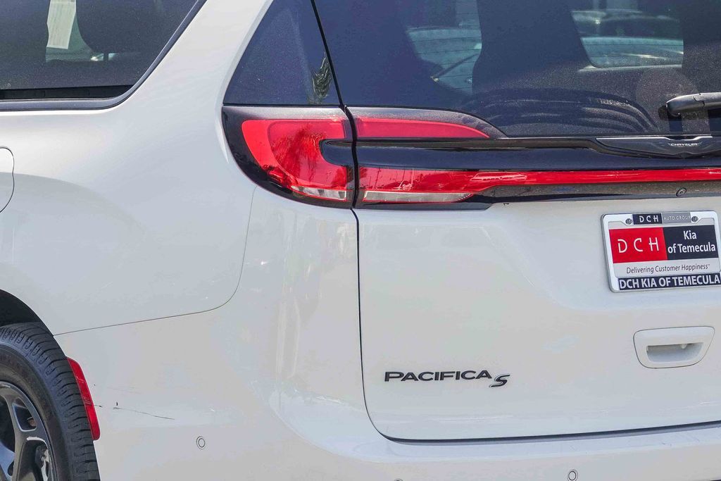 Thumbnail: 2022 Chrysler Pacifica - 19