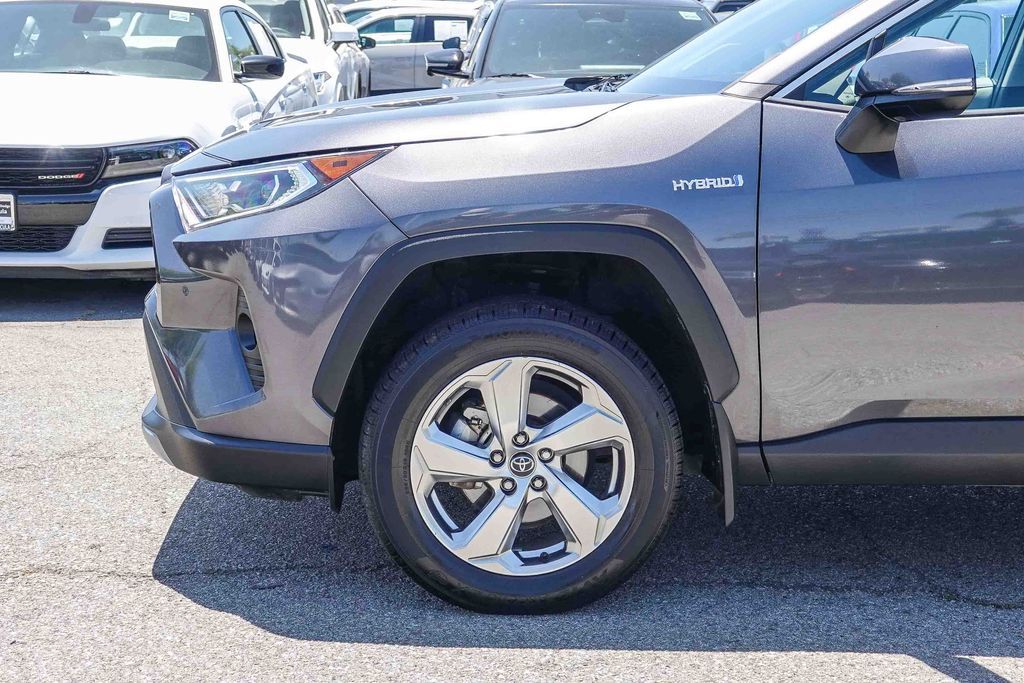 Thumbnail: 2020 Toyota RAV4 - 5