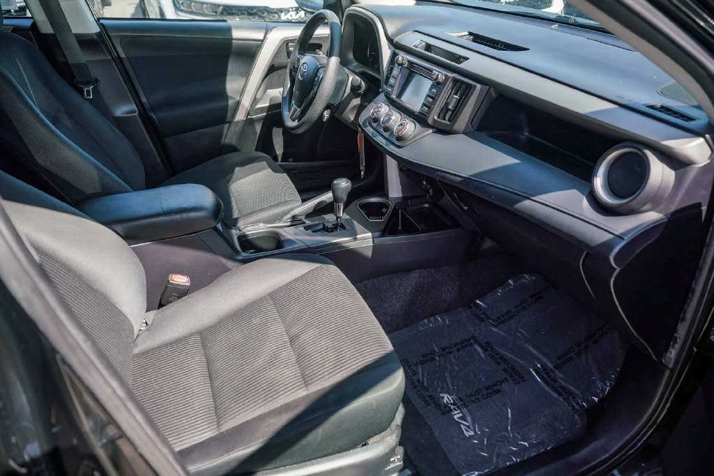 Thumbnail: 2018 Toyota RAV4 - 9