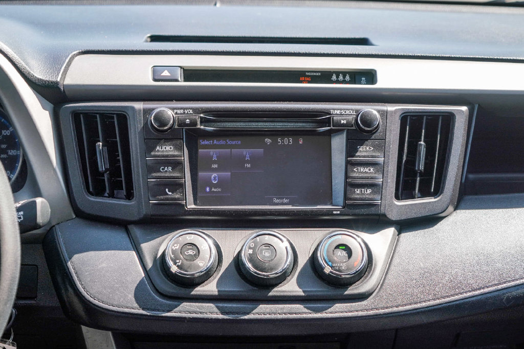 Thumbnail: 2018 Toyota RAV4 - 12