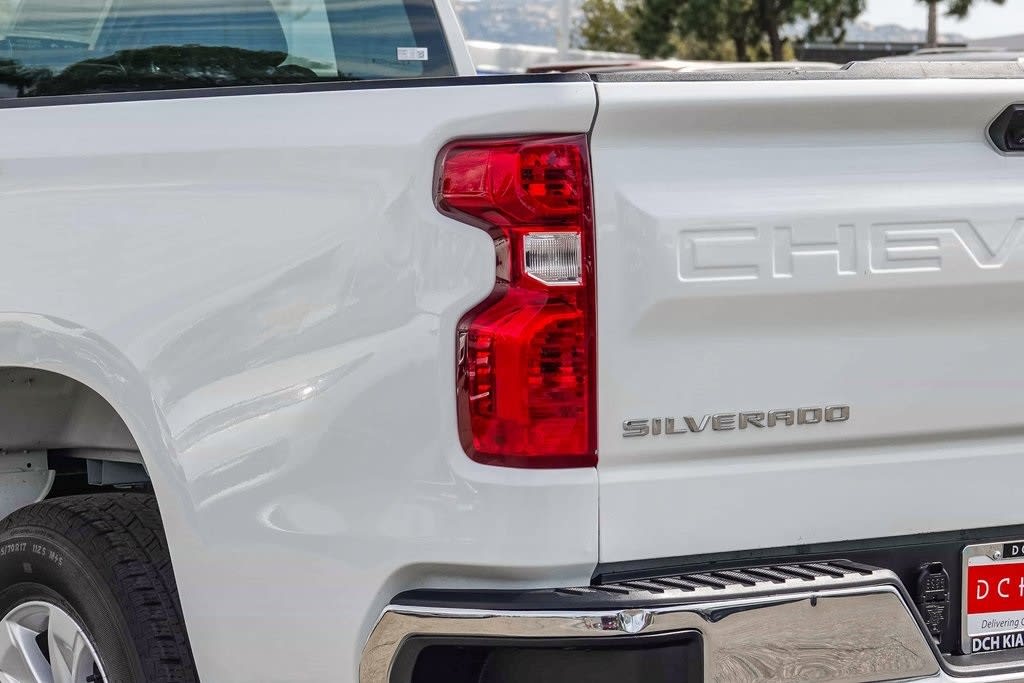 Thumbnail: 2024 Chevrolet Silverado 1500 - 18