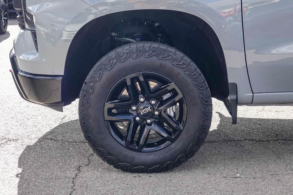 Thumbnail: 2024 Chevrolet Silverado 1500 - 21