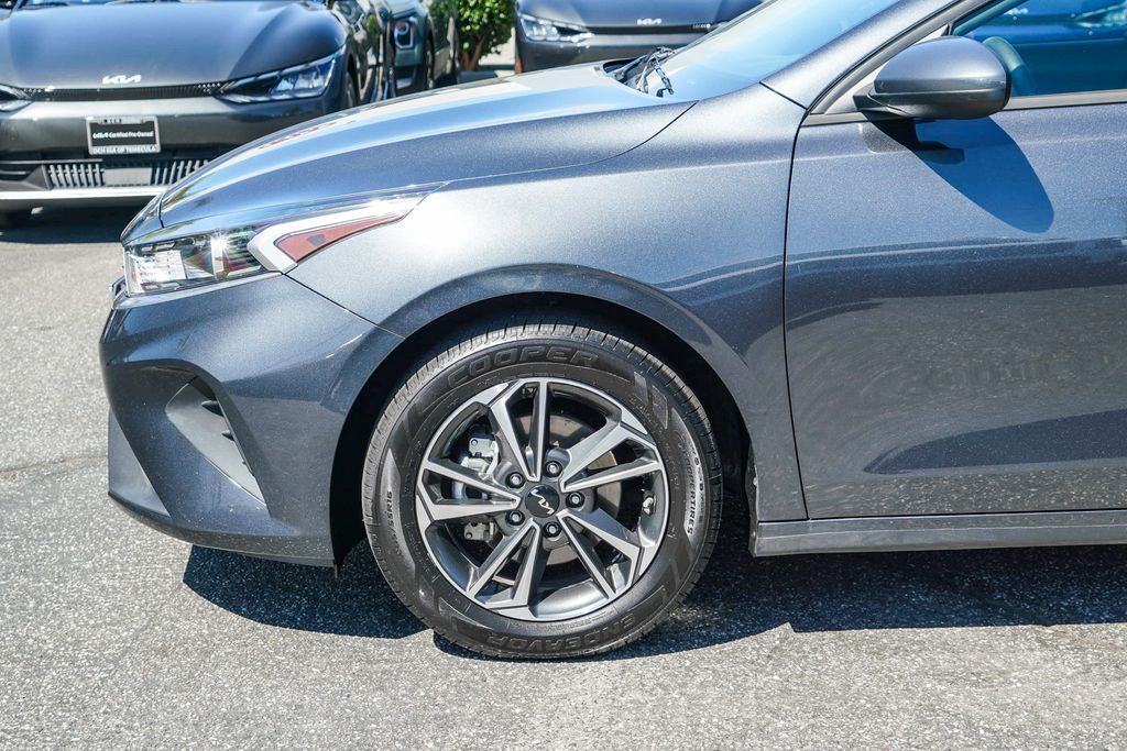 Thumbnail: 2023 Kia Forte - 6