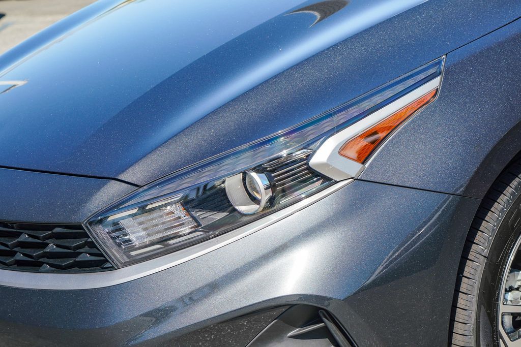 Thumbnail: 2023 Kia Forte - 20