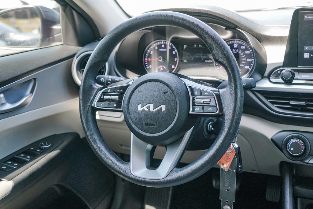 Thumbnail: 2023 Kia Forte - 7