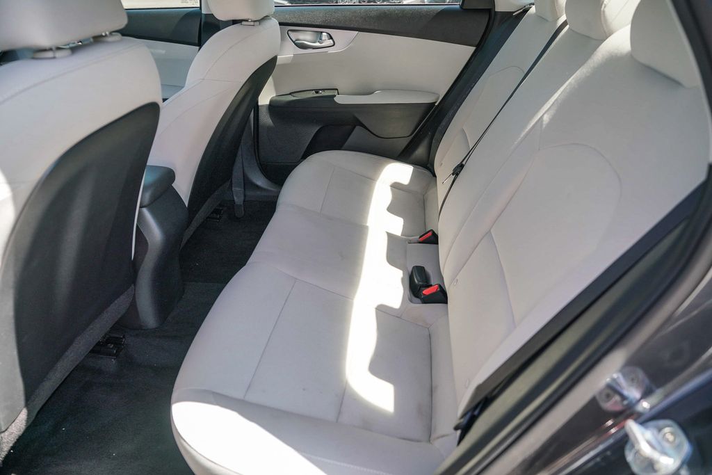 Thumbnail: 2023 Kia Forte - 10