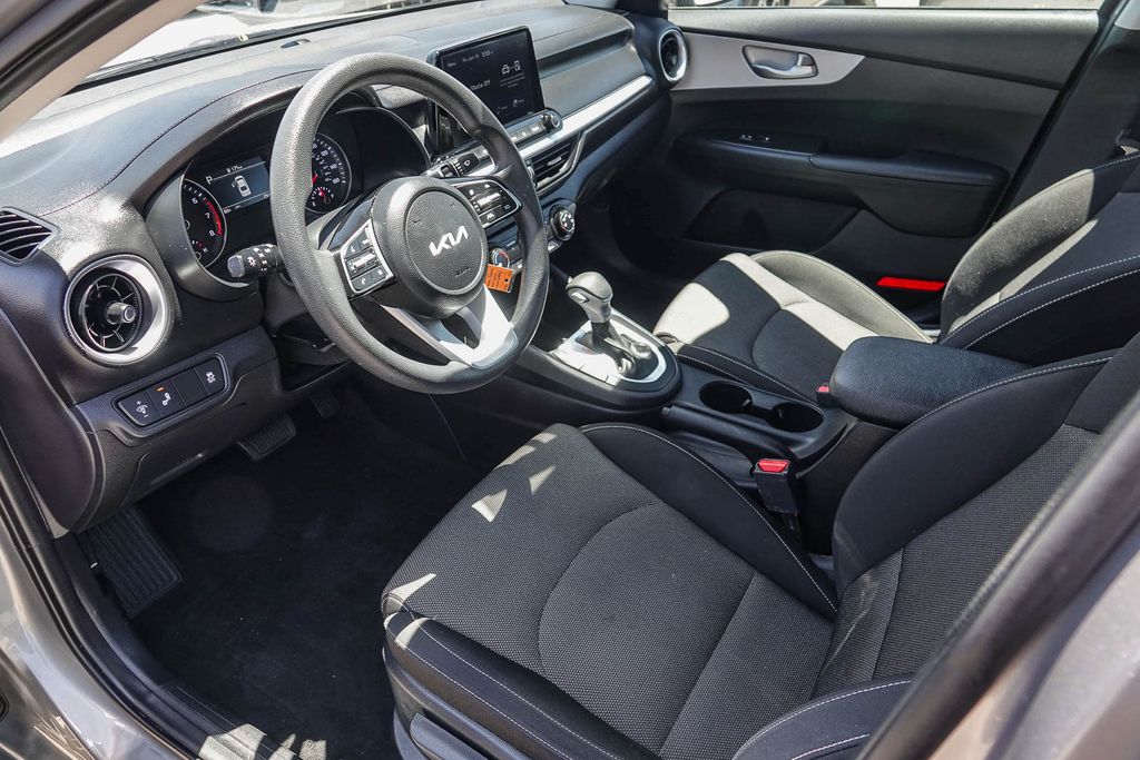 Thumbnail: 2024 Kia Forte - 10