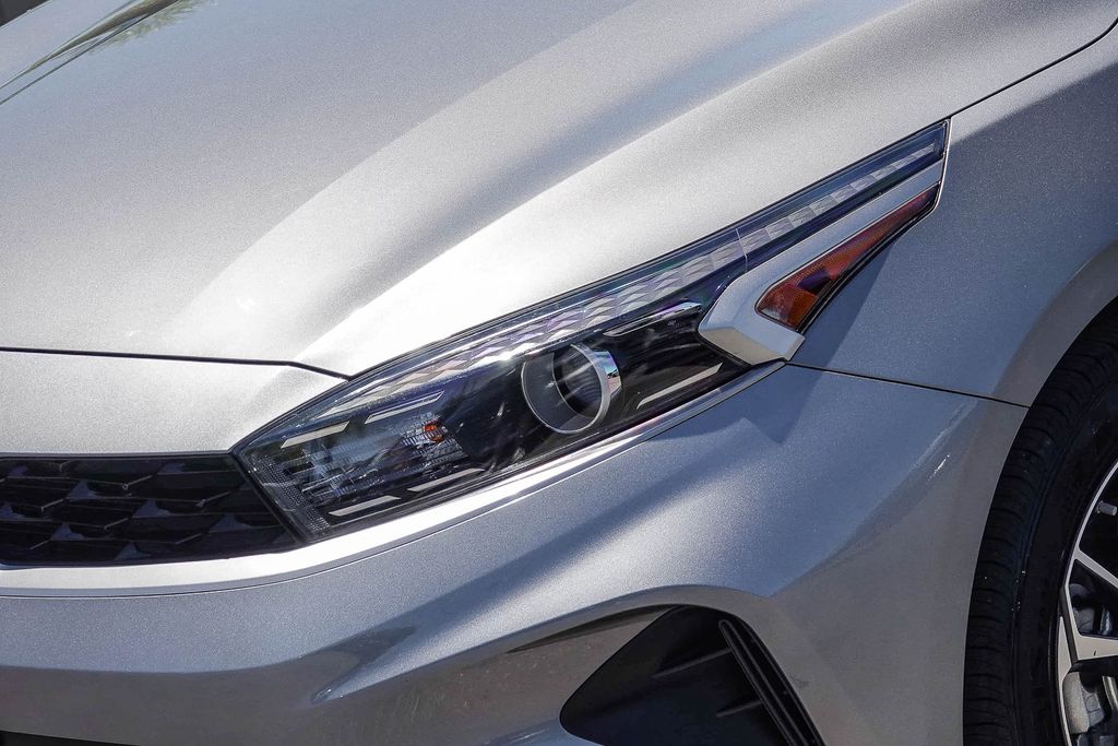 Thumbnail: 2024 Kia Forte - 20