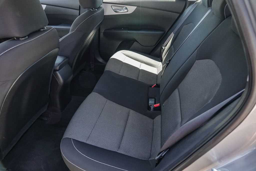 Thumbnail: 2024 Kia Forte - 11