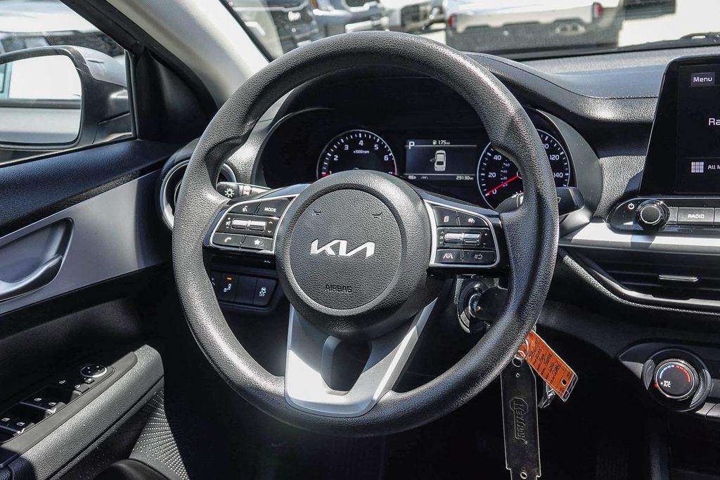 Thumbnail: 2024 Kia Forte - 8