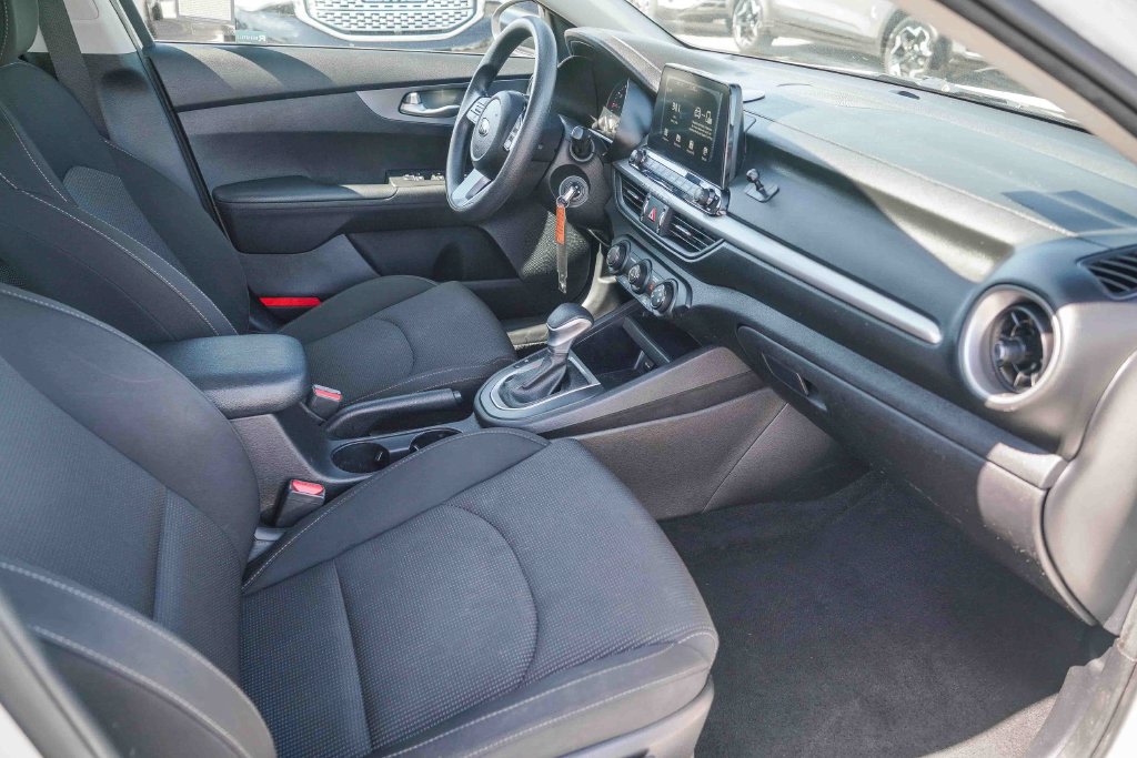 Thumbnail: 2020 Kia Forte - 9