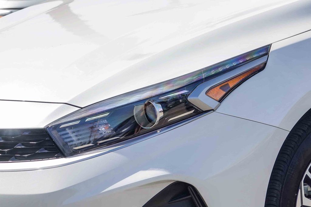 Thumbnail: 2024 Kia Forte - 20