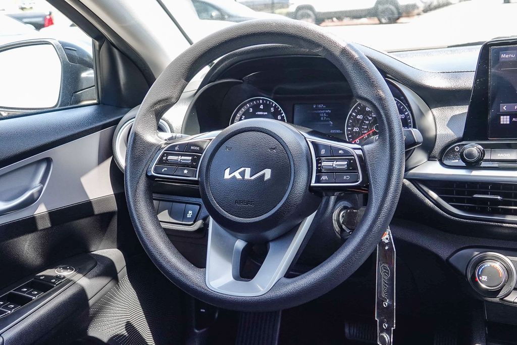 Thumbnail: 2023 Kia Forte - 8