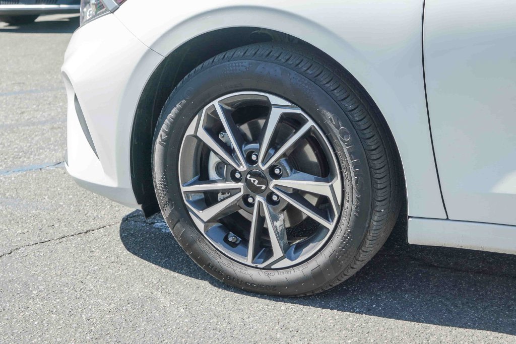 Thumbnail: 2024 Kia Forte - 6