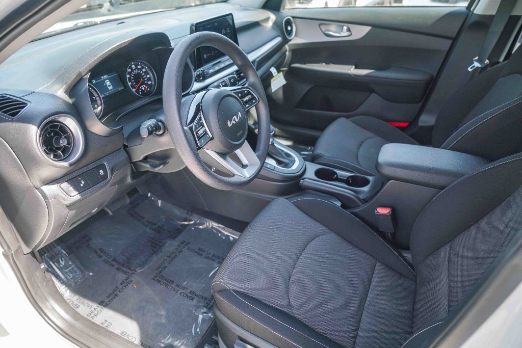 Thumbnail: 2024 Kia Forte - 10