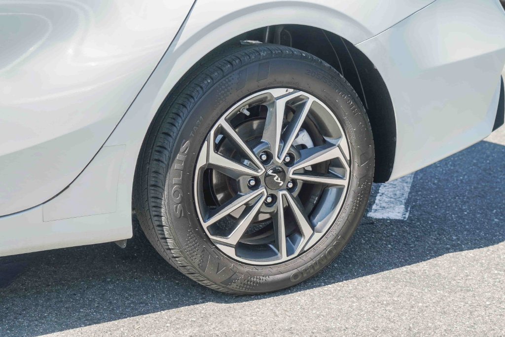 Thumbnail: 2024 Kia Forte - 21