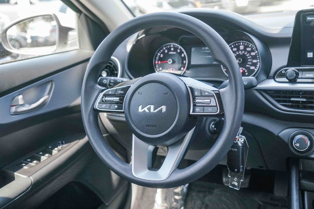 Thumbnail: 2024 Kia Forte - 8