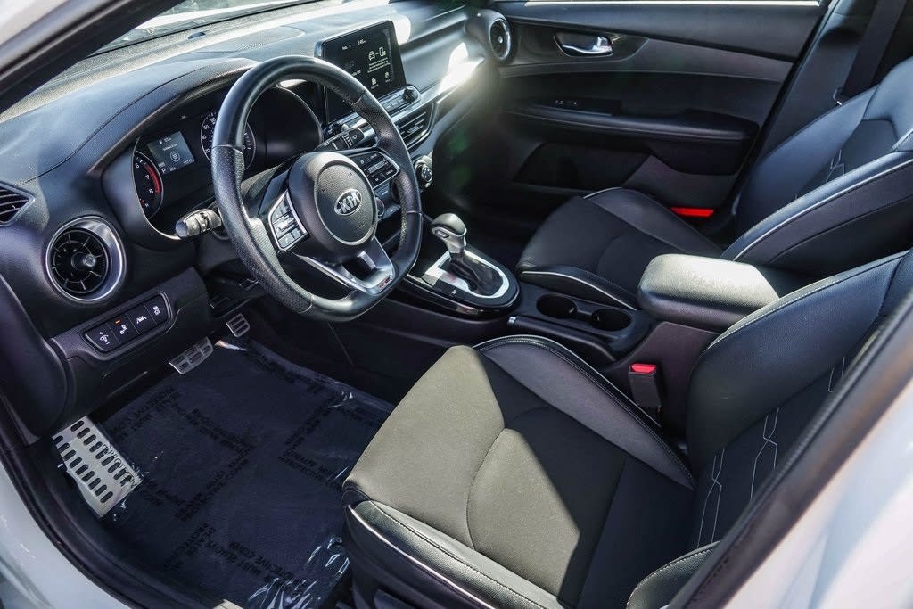 Thumbnail: 2021 Kia Forte - 9