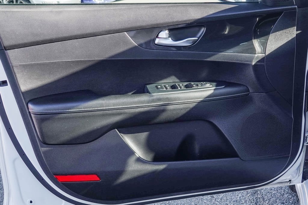 Thumbnail: 2021 Kia Forte - 24