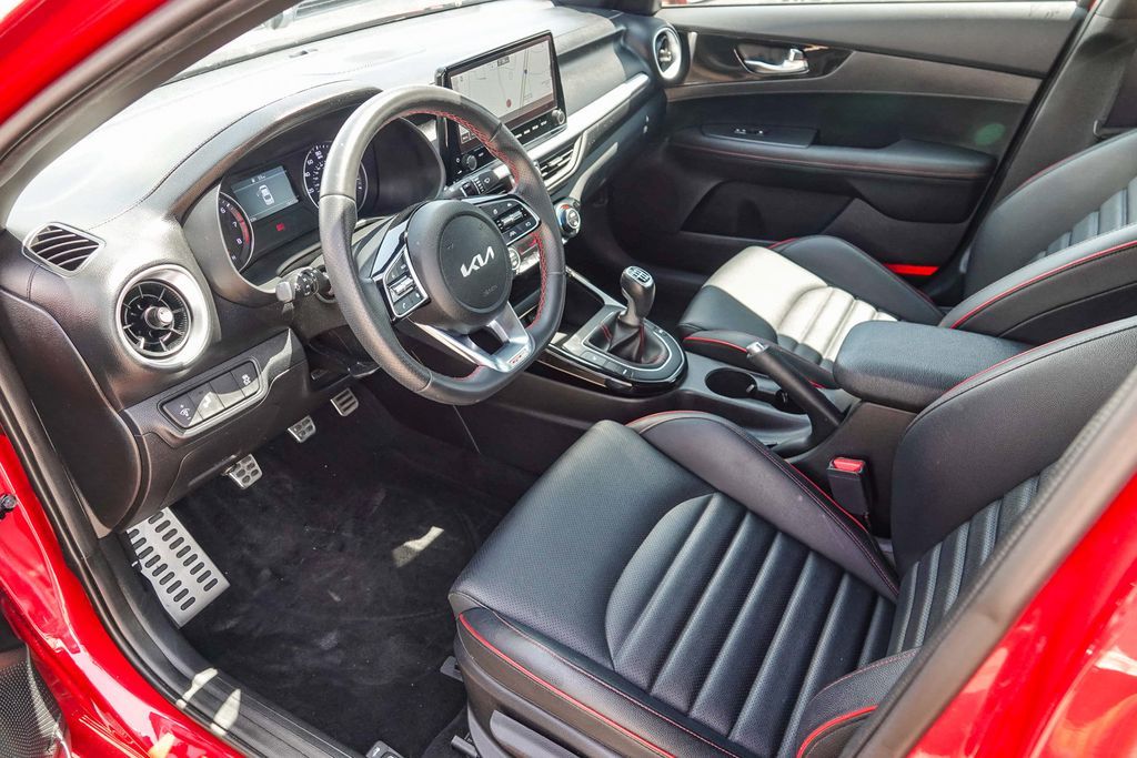 Thumbnail: 2024 Kia Forte - 9