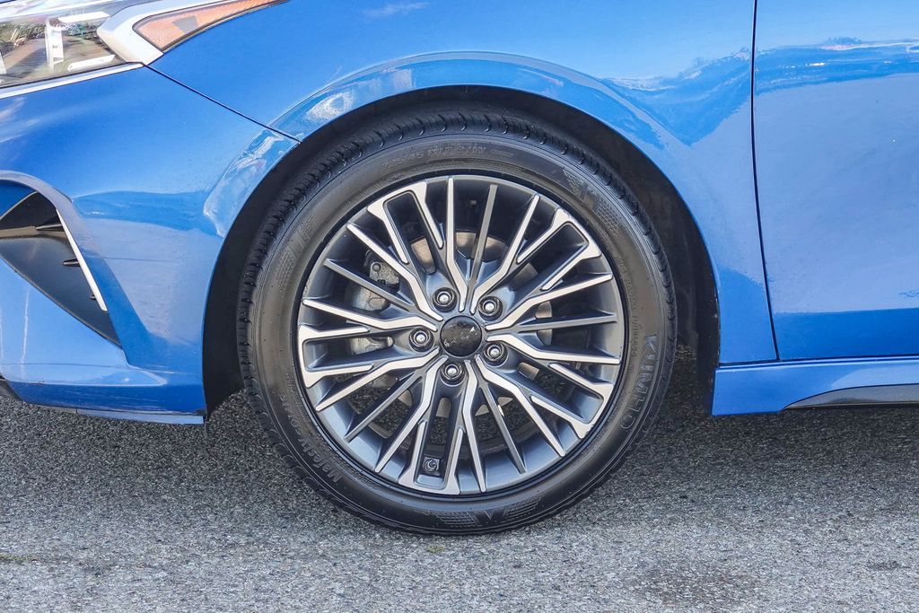 Thumbnail: 2023 Kia Forte - 7